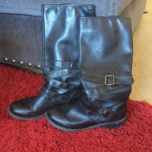 Black biker boots